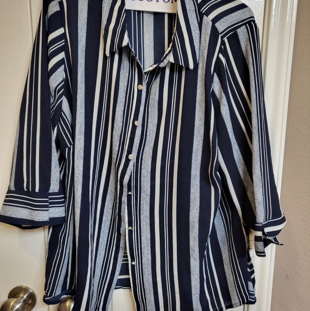 STRIPPED NAVY BLUE